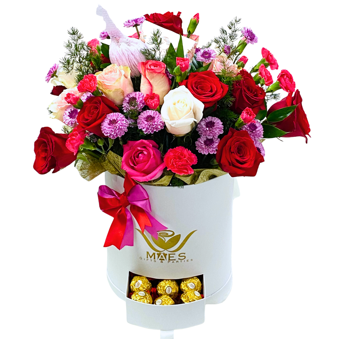 Sweet Floral Mix Box – Elegance with a Touch of Surprise