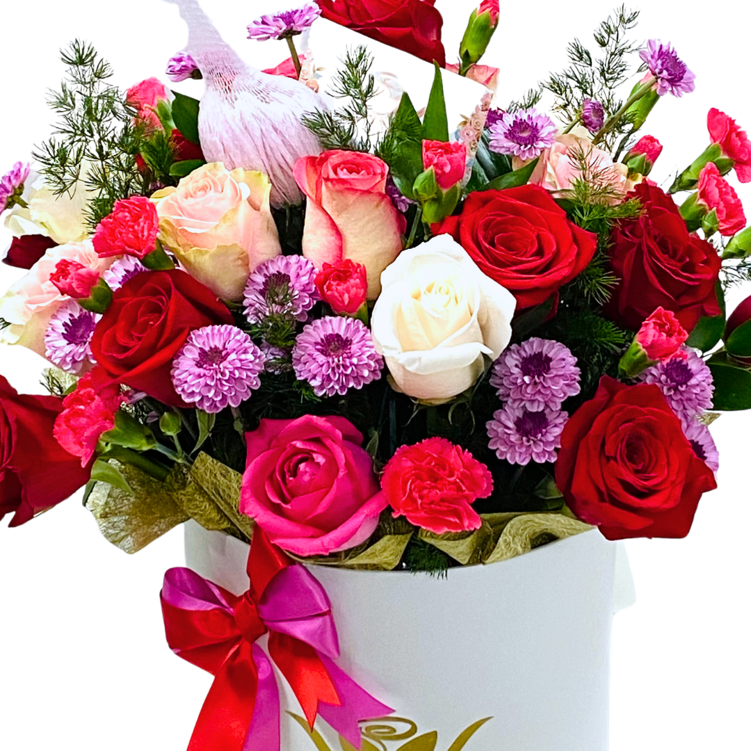 Sweet Floral Mix Box – Elegance with a Touch of Surprise