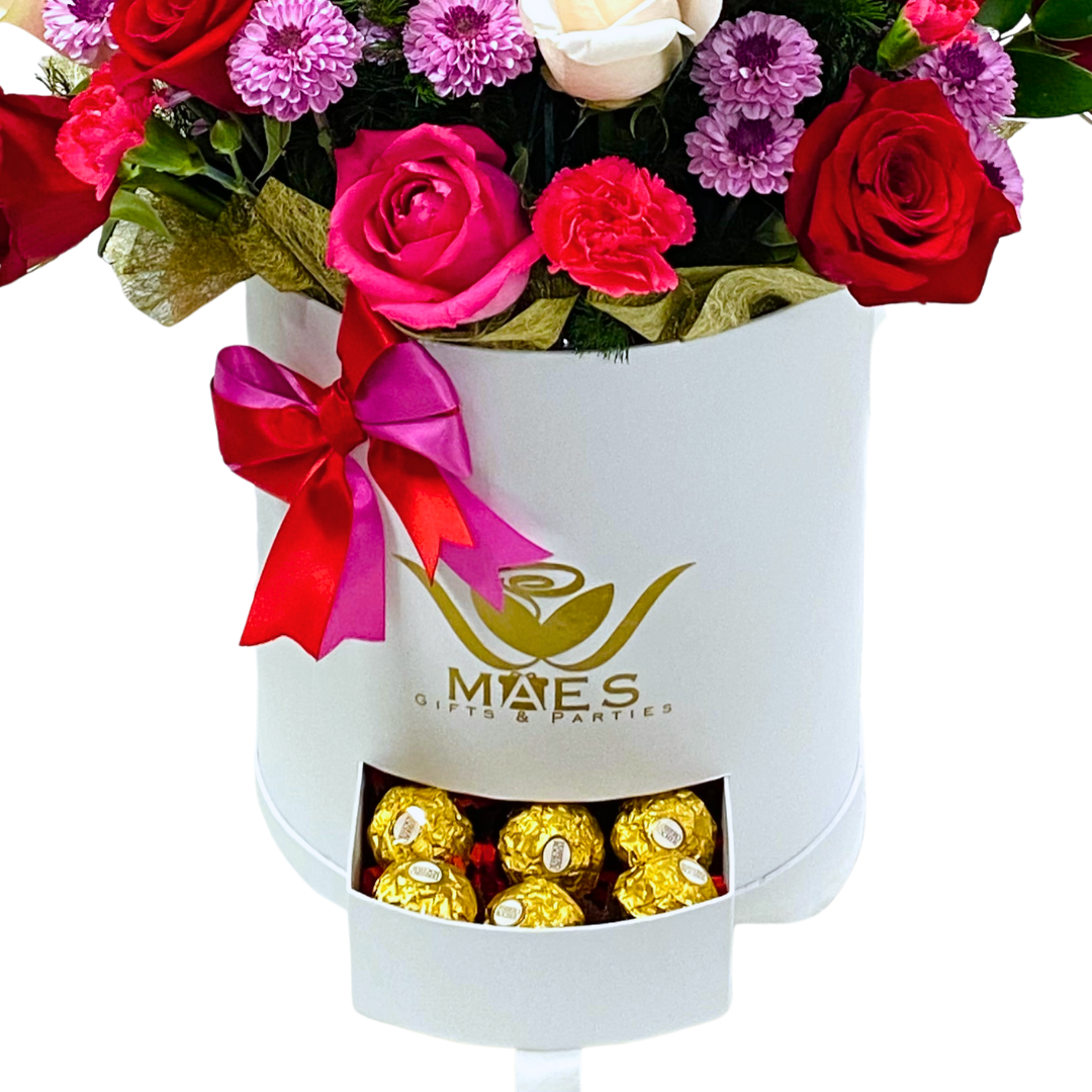 Sweet Floral Mix Box – Elegance with a Touch of Surprise