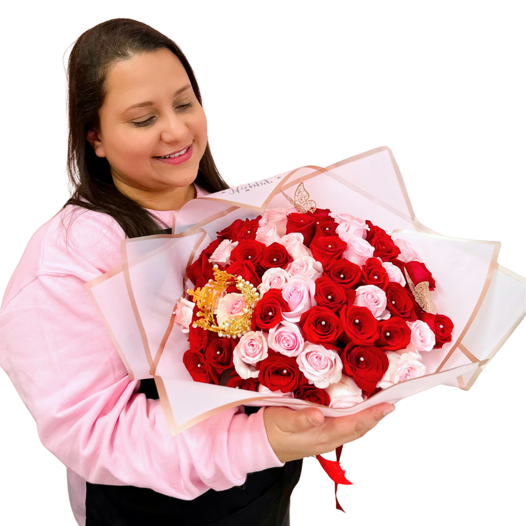 Princess Bicolor Buchón – 50 Pink & Red Roses with Elegant Pearls