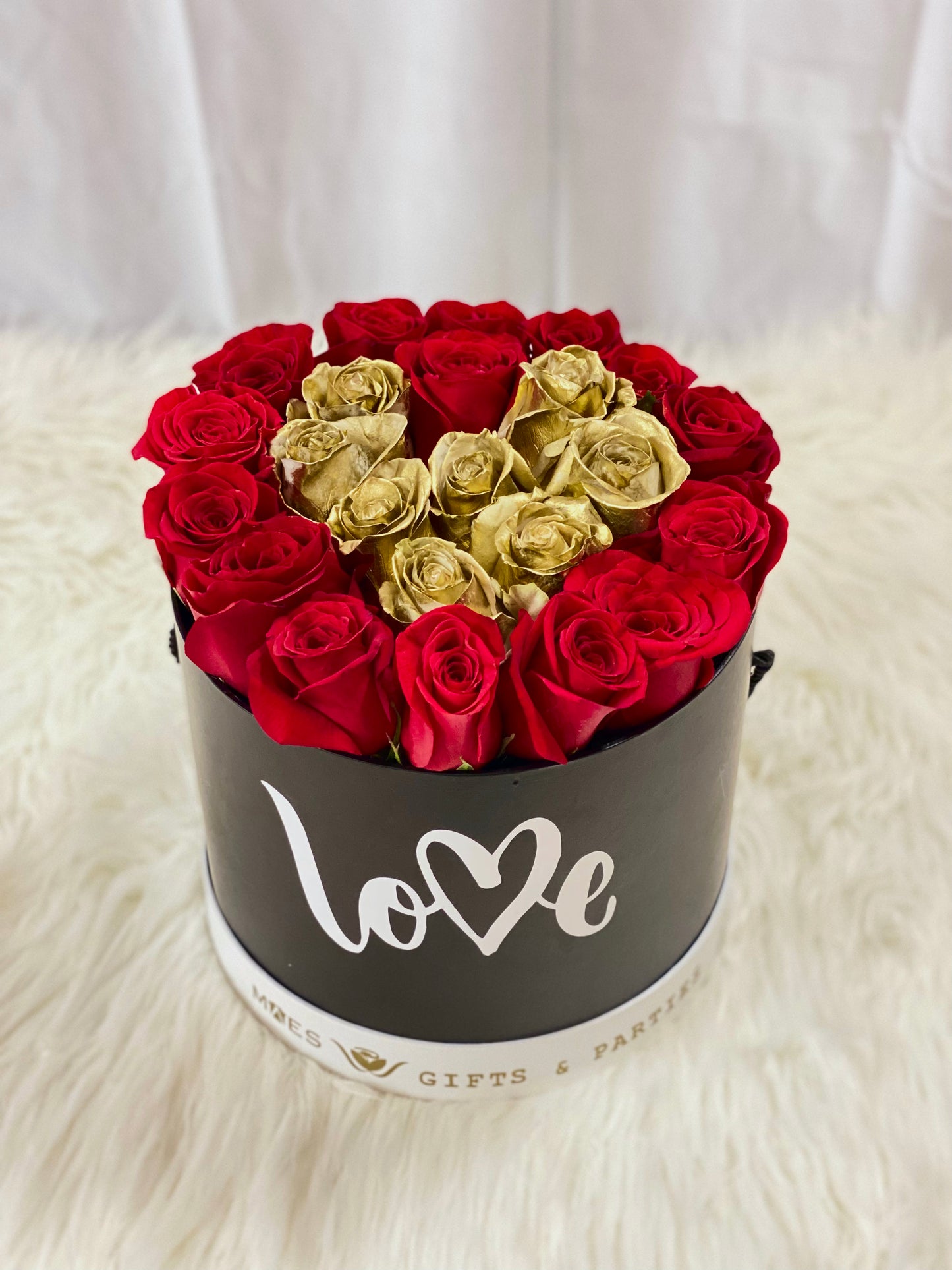 Fresh Roses in Deluxe Box (Love-Black) | Classic Red and Gold Color